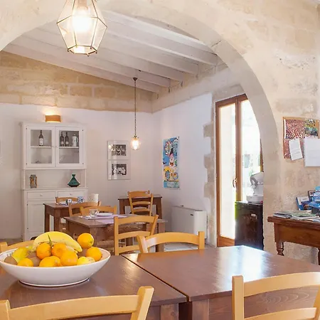 Apartment Bright Apartment In Minervino Di Lecce With Shared Pool