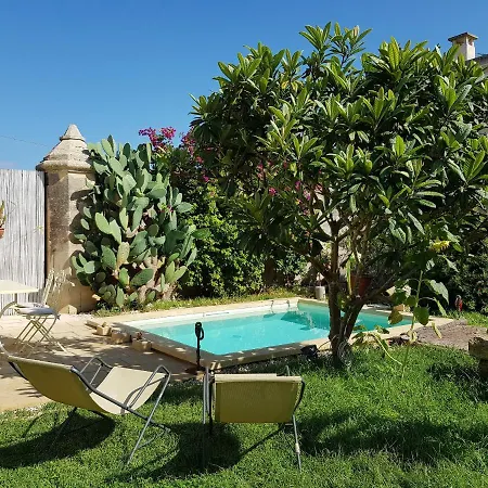 شقة Bright In With Shared Pool *